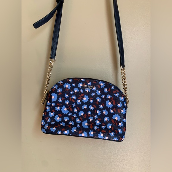 Kate Spade spencer party floral small dome crossbody purse
Nwot - Picture 1 of 9